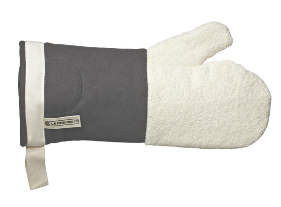 Le Creuset oven gloves pearl gray