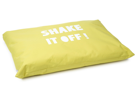 Beager dog pillow shake it yellow 100x70cm, nylon